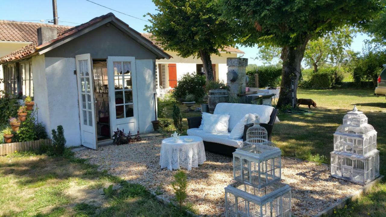 Le Savoir Vivre Bonnes (Charente) Exterior photo