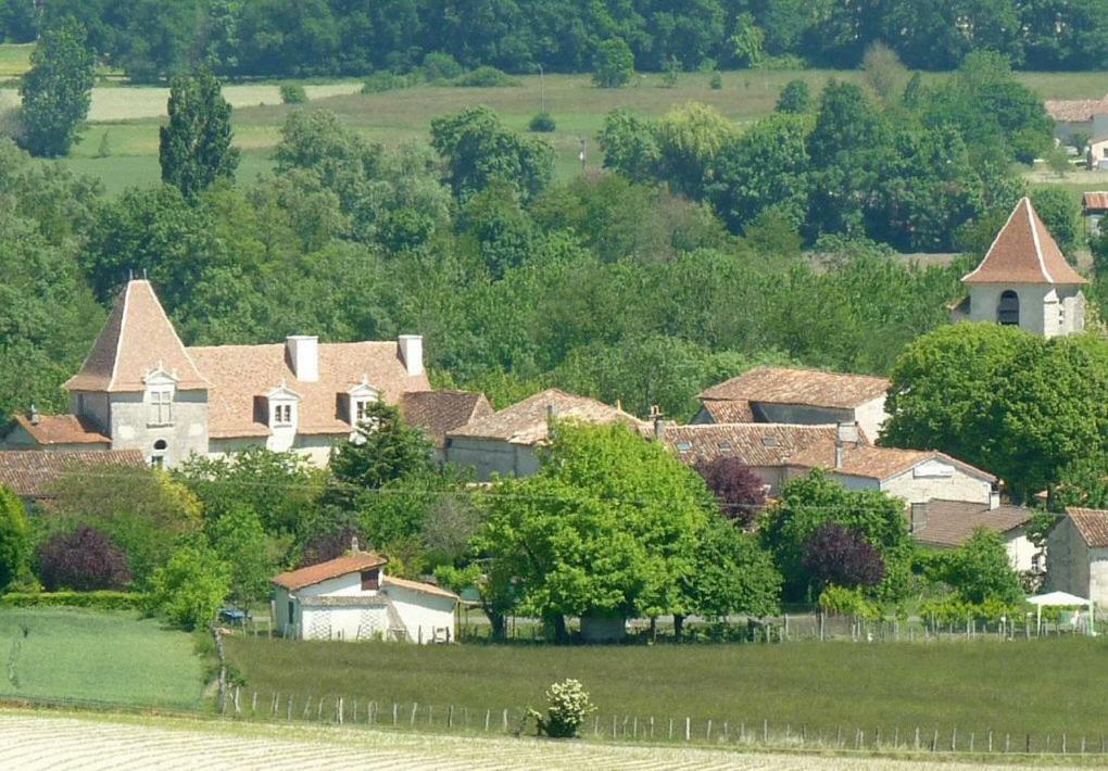 Le Savoir Vivre Bonnes (Charente) Exterior photo