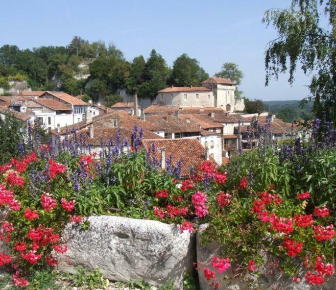 Le Savoir Vivre Bonnes (Charente) Exterior photo